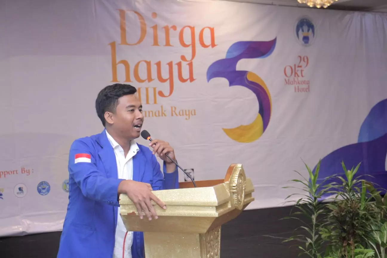 Aksi di Gedung Zambrud,